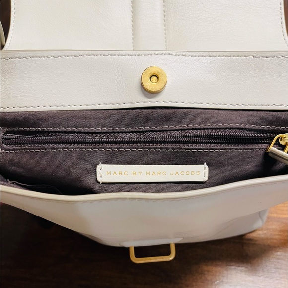 Marc by Marc Jacobs cream crossbody bag - Picture 11 of 12